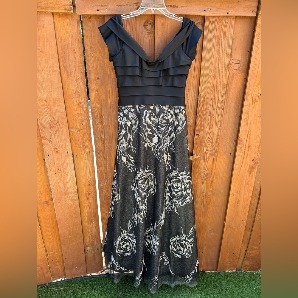 Rene Ruiz gown